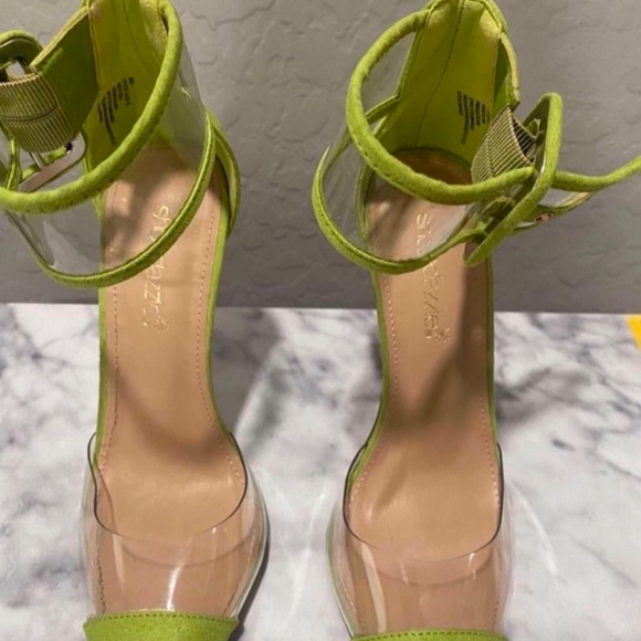 Shoes - Picture 4 of 4